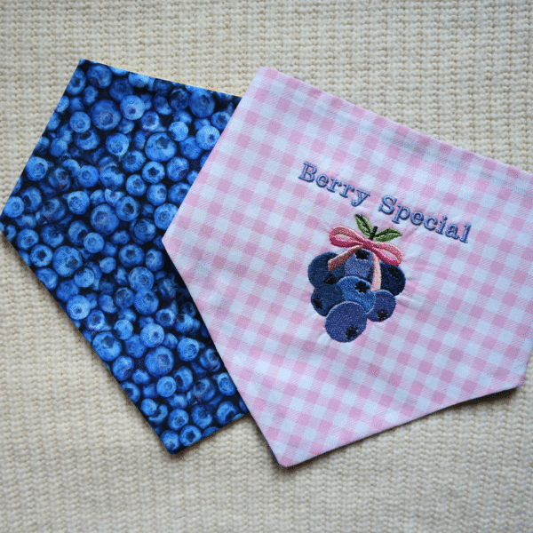 'Berry Special' Reversible Tie-on Bandana